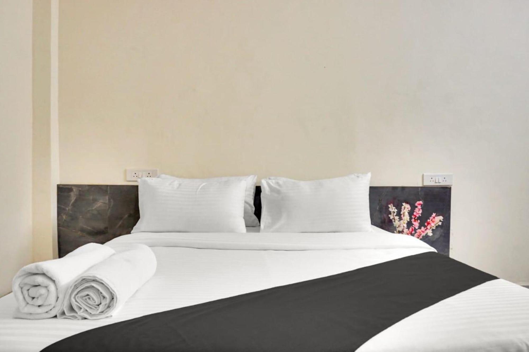 Hotel Paradise-Near Eon It Park Kharadi Pune Exterior photo